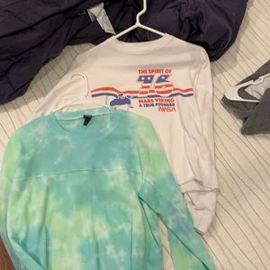 2 long sleeve target crop tops